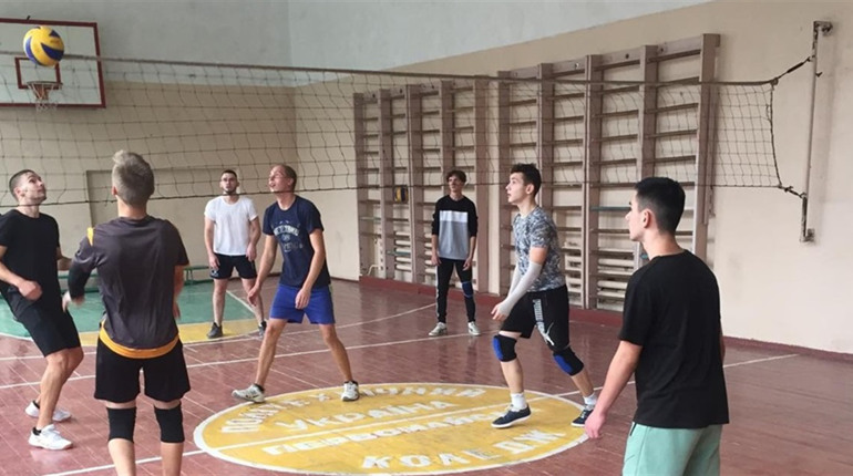 Як студенти Первомайського ННІ проводять спортивні заняття у воєнний час