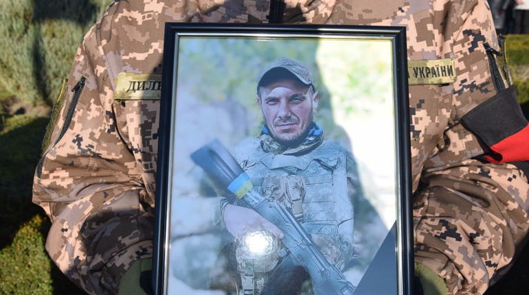 Янголи летять у небо: Нетішин попрощався з Героєм Богданом Рижиком