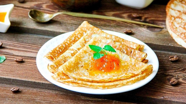 Рецепт дня: млинці на кефірі з окропом