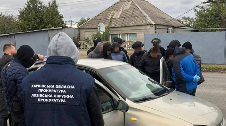 У Лозовій затримано наркоторговців під час перевезення "товару". Трьом чоловікам оголошено підозру