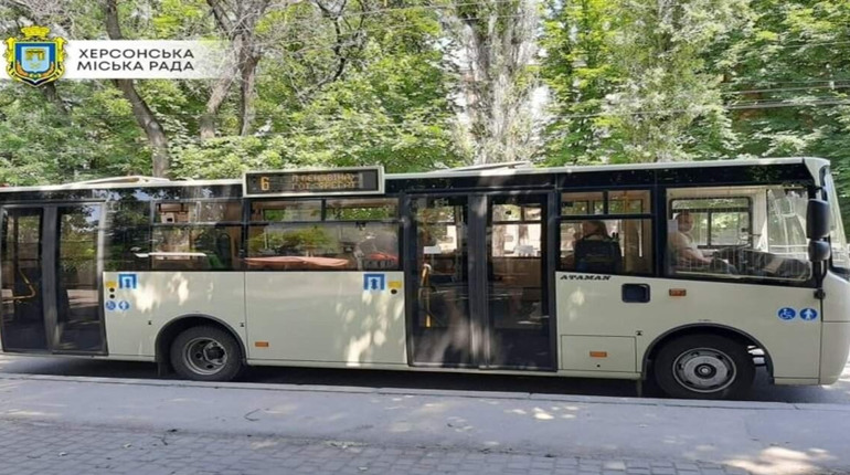 В автобусах Херсона учні шкіл мають право на проїзд у 4 грн незалежно від карантину