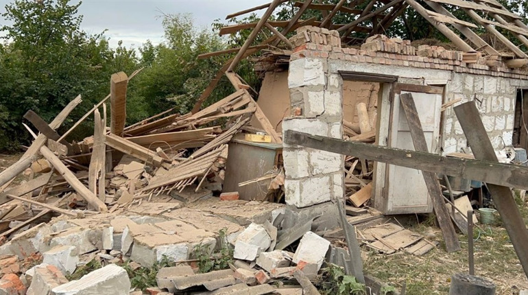 Пошкоджено 10 будинків мирних мешканців, подробиці ранкових ворожих обстрілів (фото)