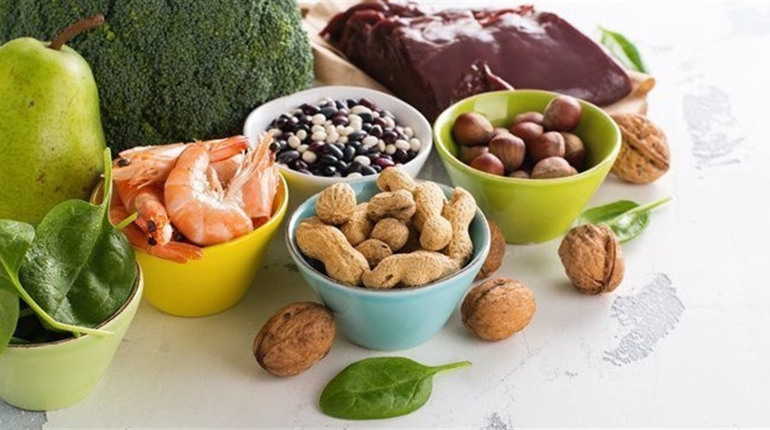 Чи можна отримати достатньо фолієвої кислоти тільки з їжі