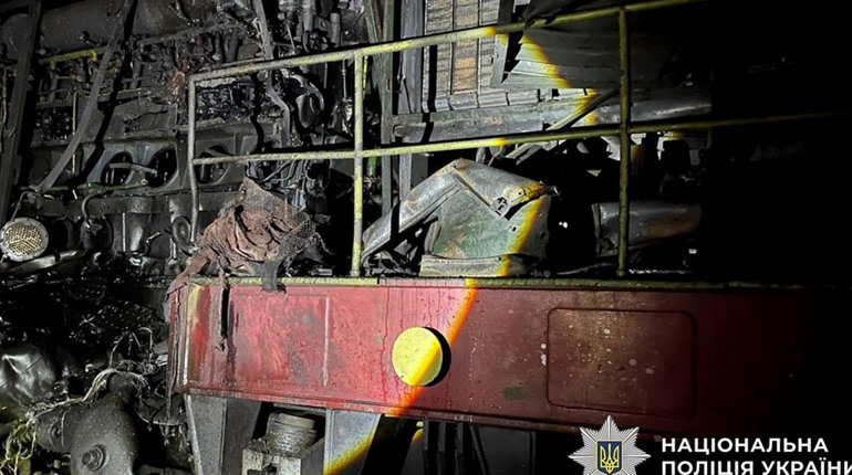 Обстріли Чернігівщини: десятки ударів дронами, поранені цивільні та залізничник у Мені