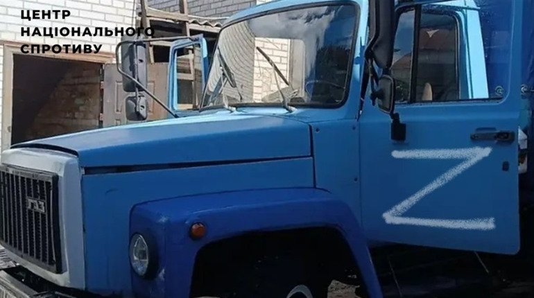 Окупанти відбирають у жителів Херсонщини автобуси, автомобілі, мотоцикли, трактори, мопеди