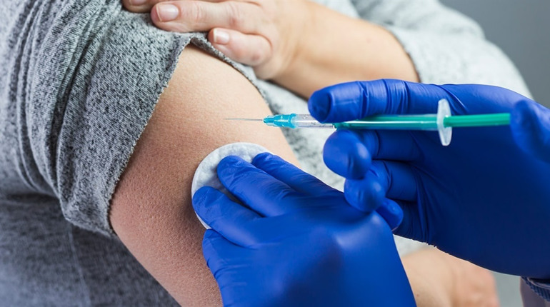 До реанімацій через ускладнення COVID-19 потрапляють невакциновані пацієнти. Де зробити щеплення?