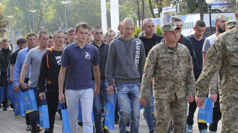 Чи існує альтернативна служба під час воєнного стану - роз'яснення Координаційного центру