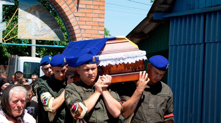 У Павлівці похоронили солдата Національної гвардії Дмитра Лещенка