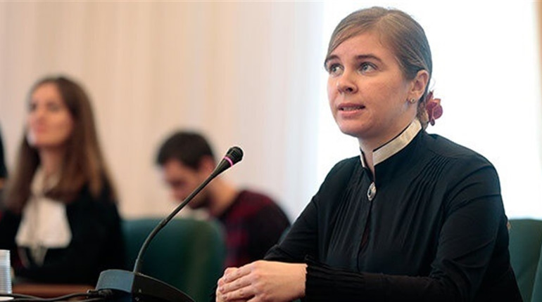 Звільнили суддю Білозерського районного суду, яка двічі їздила до окупованого росіянами Криму