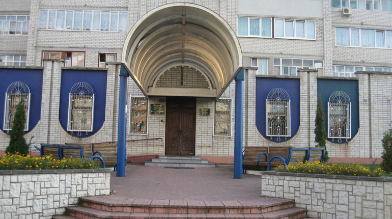 Співробітника музею із Нетішина, який неправомірно отримав «ковідні» кошти, засуджено за шахрайство