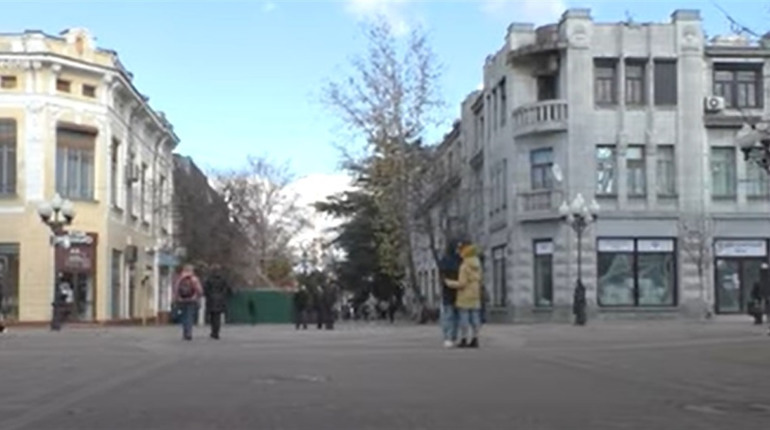 Росіяни активно готуються до втечі з Криму