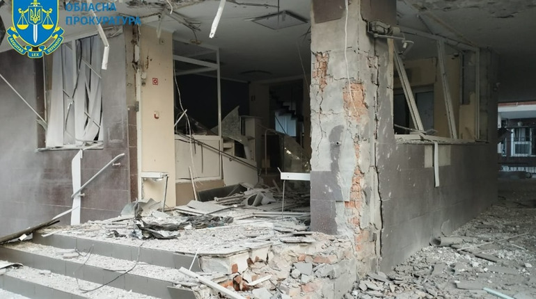 Окупанти вночі атакували середмістя Херсона: є поранені
