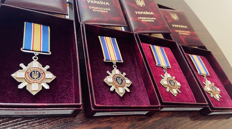 Рідним захисників з Нетішина вручили державні нагороди