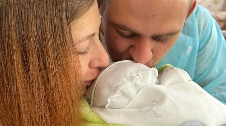 У сім'ї лікарів з Торецька народилася донька: дитина з'явилася на світ у Калуші на Івано-Франківщині