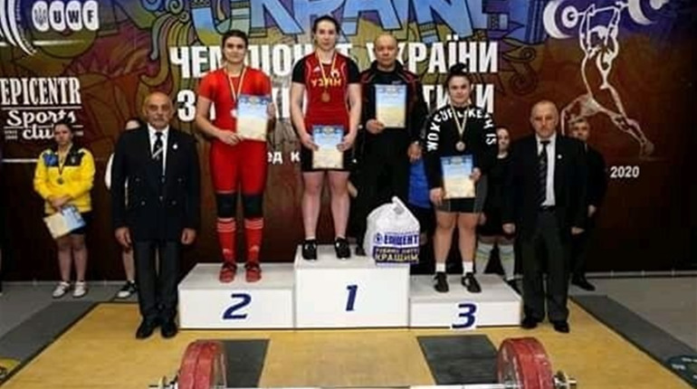 Важкоатлетка зі Сватового стала срібною призеркою чемпіонату України у Коломиї