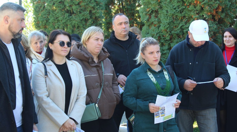 Бути як удома. На Хмельниччині обстежують умови проживання переселенців