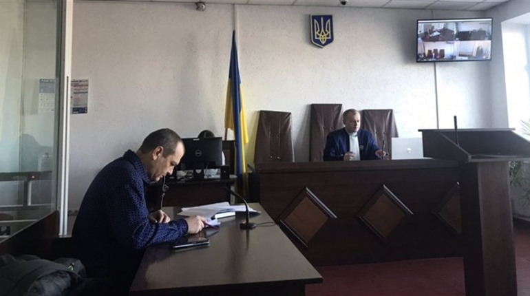 У Звягелі суд арештував водія автобуса за спробу підкупу поліцейських та псевдозамінування відділку