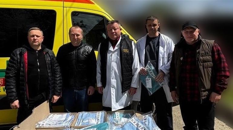 Лікарні Херсонщини отримали партію медичного спецодягу від місцевого підприємства