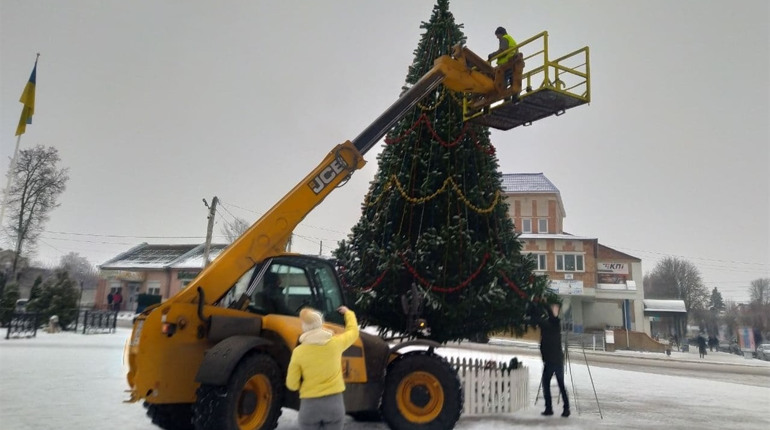 Білопілля готується до новорічних свят