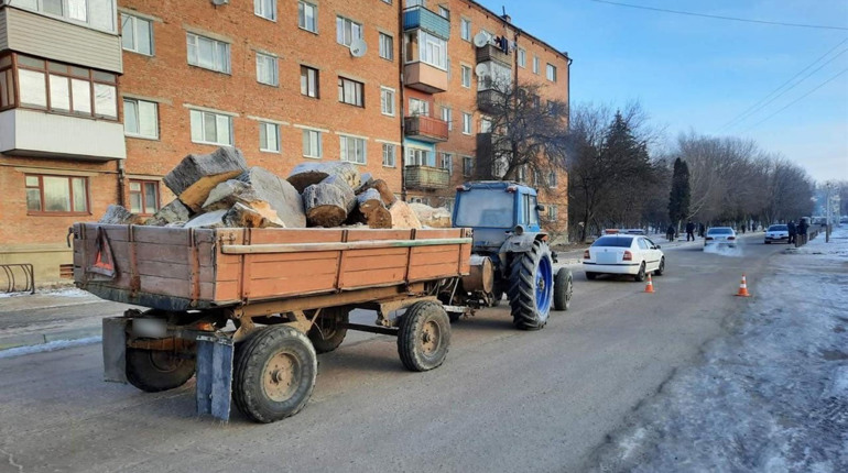 В Білопіллі загинула жінка, потрапивши під колеса трактора