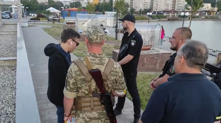 В Умані з'явилися нічні патрулі: чому вийшли на вулиці та на кого «полюють»