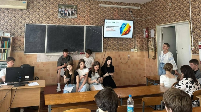 На Миколаївщині триває всеукраїнська кампанія «Громади проти фейків: захисти себе від дезінформації»
