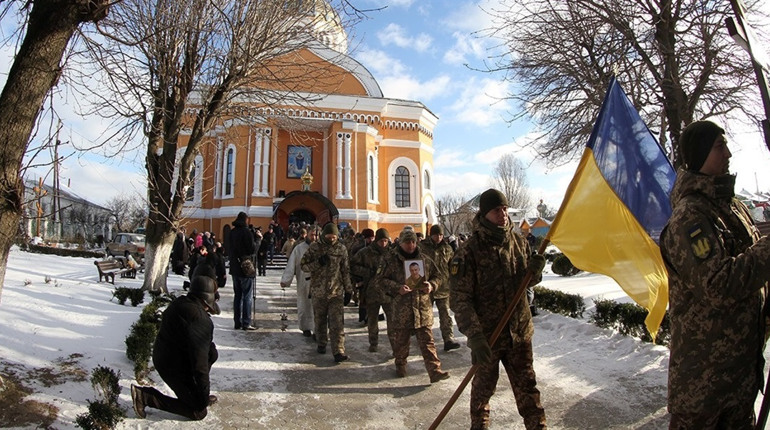 Громада Сміли прощалася із захисником Юрієм Плаксюком