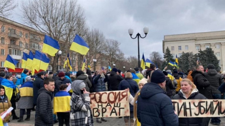 Поки Верещук рекомендує виїхати з Херсонщини,військові пояснюють, якою буде тактика звільнення