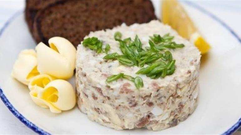 Апетитна закуска: як приготувати форшмак з оселедця