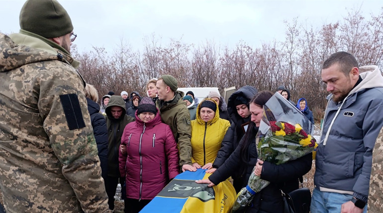 Жителі села Борівське попрощалися з загиблим Героєм Миколою Булавіним