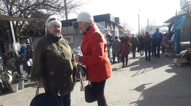 Кому виплатять додатково до пенсії 1000 та 500 гривень: роз'яснює Пенсійний фонд