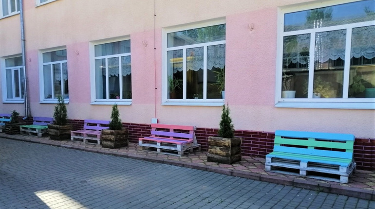 На подвір’ї Біляївської першої школи з’явилась зона релаксу: хто там відпочиватиме