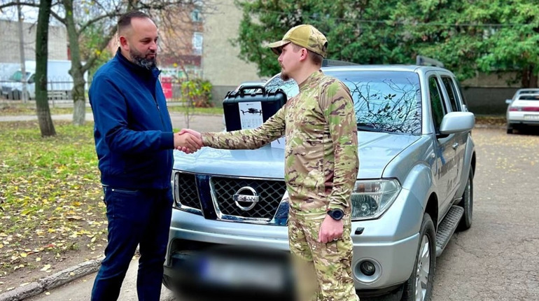 Військовим передали два квадрокоптери