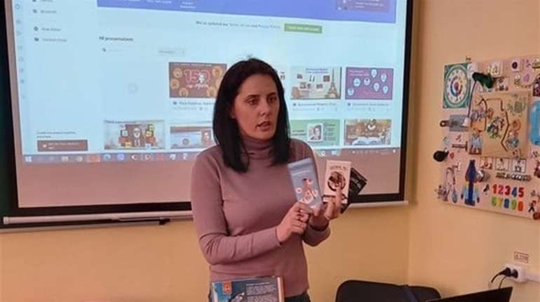 Херсонська обласна бібліотека Лавреньова презентує книги в 4D: ми подвились і розповідаємо, як це