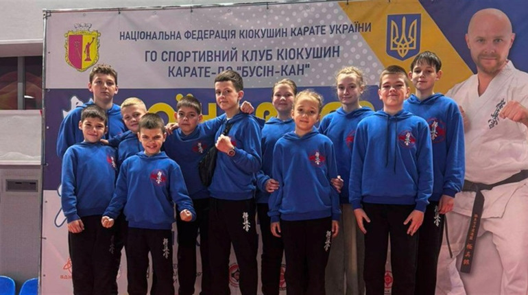 Первомайські каратисти здобули дев’ять нагород на всеукраїнському турнірі пам’яті військового тренер