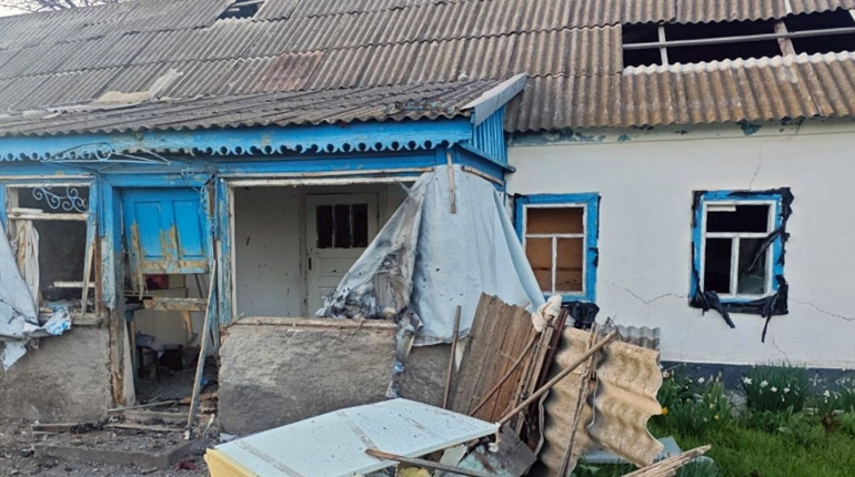 Загарбники обстріляли 25 міст і сіл Херсонщини: 6 поранених, пошкоджено 9 будинків, 8 автомобілів