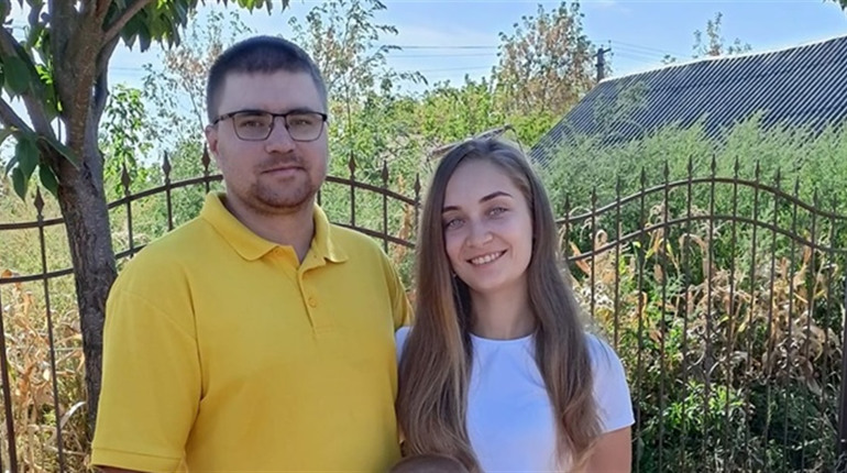 Як родина з Воронежа виграла грант і започаткувала сімейний бізнес по виготовленню меблів (відео)