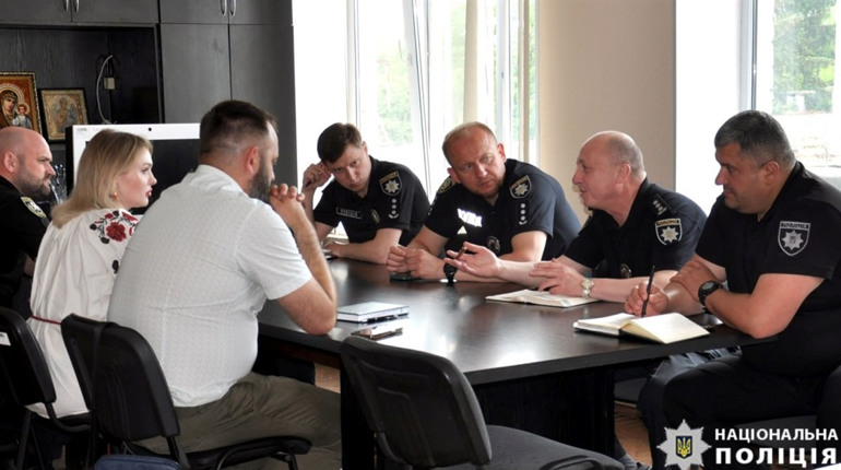 Керівництво міської та районної влади проінспектувало смілянський відділ поліції
