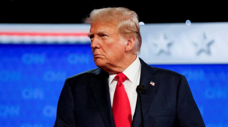 Трамп жорстко закликав Путіна зупинити війну проти України