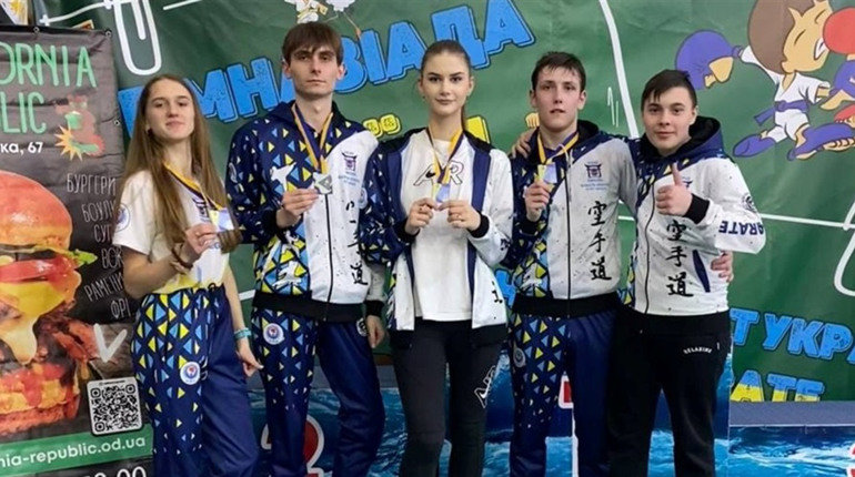 Глухівські каратисти привезли медалі з всеукраїнської Гімназіади в Одесі