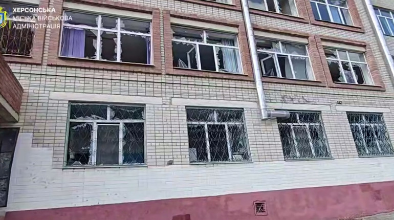 На Херсонщині армія рф завдала ударів по критичній та соціальній інфраструктурі, житлових кварталах