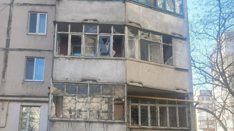 На Херсонщині російські терористи завдали ударів по житловим кварталам, є постраждалі