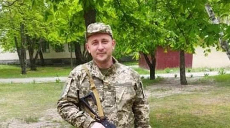 Врятував побратимів ціною свого життя: Сосниця простилася із Захисником Сергієм Хімічем