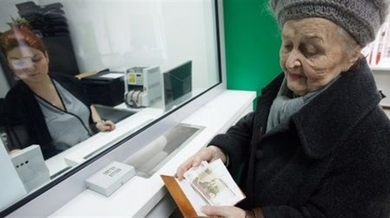 Змінили банківський рахунок? Повідомте Пенсійний фонд, щоб не затримались виплати