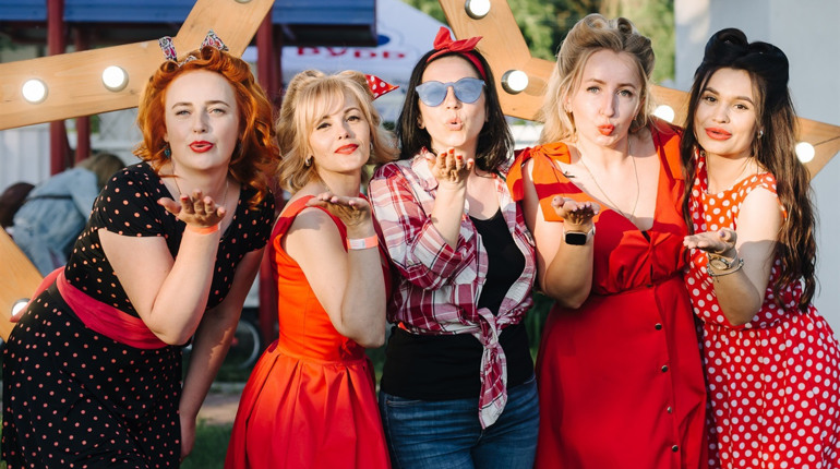 Живи стильно, їж смачно: марафон ретро-автомобілів та фестиваль «Steak Weekend» відбулися в Умані