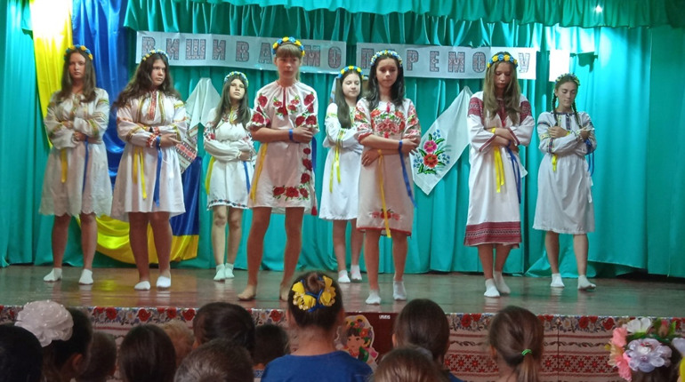 До Дня героїв в Йосипівці Захарівської громади провели благодійний концерт на підтримку ЗСУ