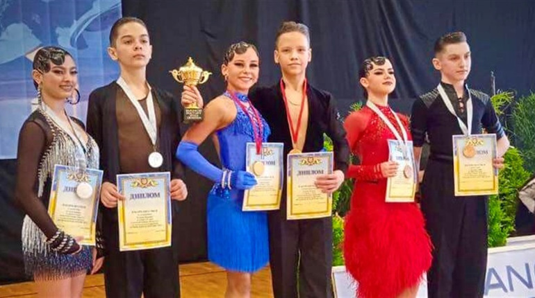 Южноукраїнські танцюристи з клубу «Натхнення» на всеукраїнських змаганнях показали високі результати