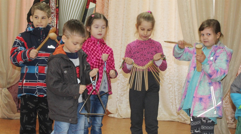 Центр дозвілля для діток-переселенців у Городку. Як малеча там проводить час