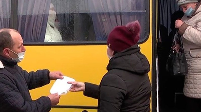 Спеціальний автобус для медиків з Біляївки: усі деталі про його рух і подальшу роботу 