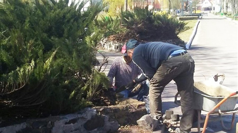 Комунальники Володимирця відзвітувались за півріччя про роботу по благоустрою